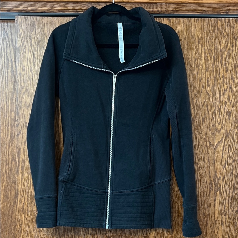 •LULULEMON• full zip up
